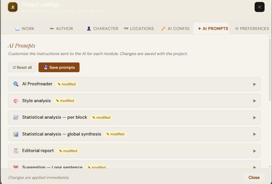 Die Registerkarte „AI Prompts“: jedes Modul ist bearbeitbar („default“-Abzeichen), mit „Reset all“ und „Save prompts“.